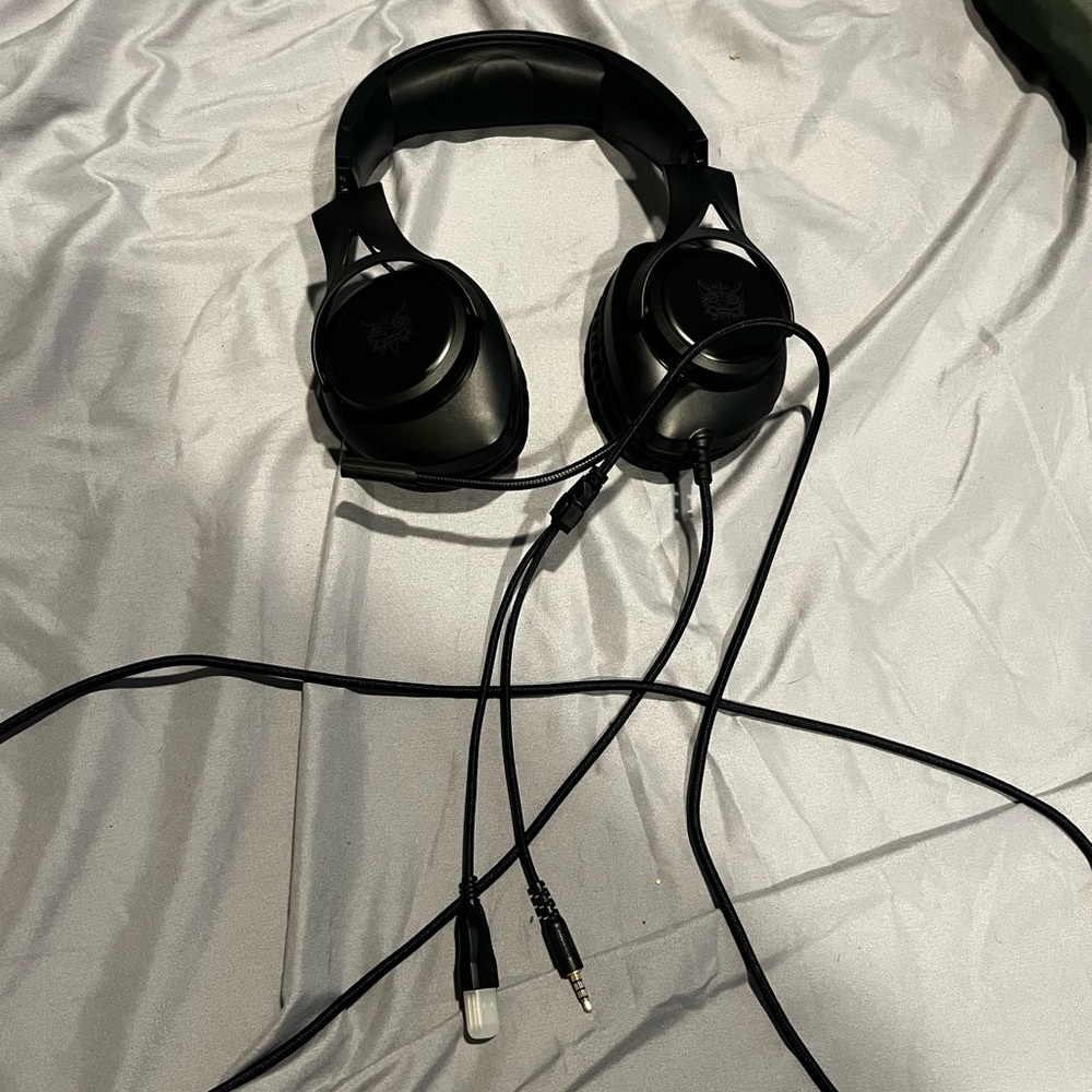 Wired Gaming Headset with Microphone - Picture 2 of 7